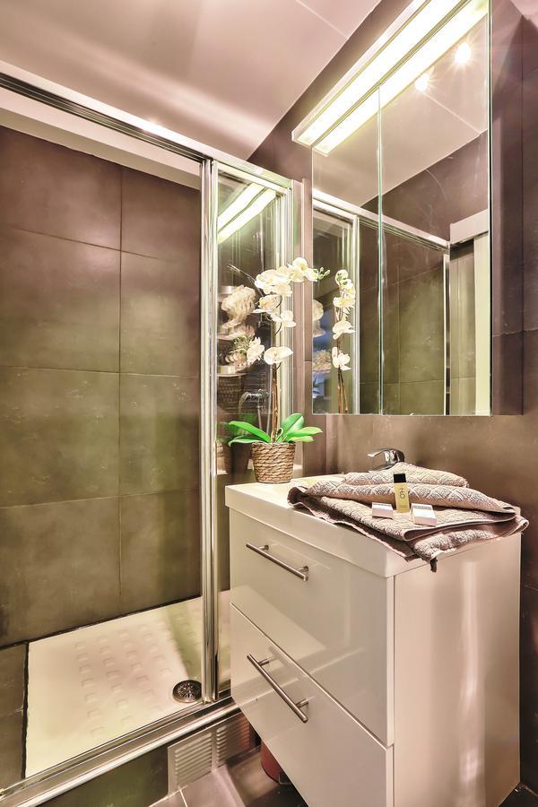 Eiffel Tower Apartment Paris